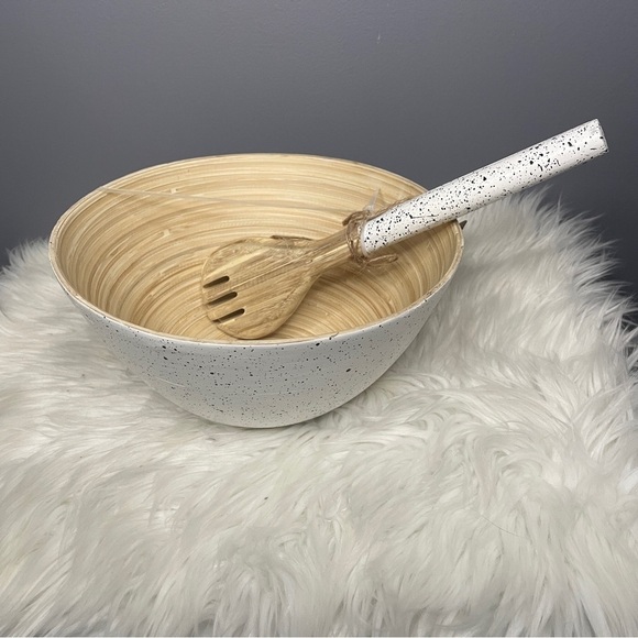 Handcrafted in Vietnam bamboo salad bowl with salad servers - Picture 1 of 5